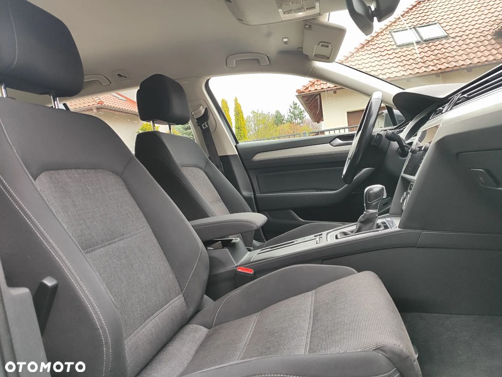 Volkswagen Passat 2.0 TDI SCR DSG 4Motion Elegance - 13