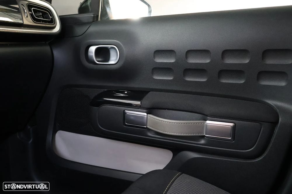Citroën C3 1.2 PureTech Shine - 23