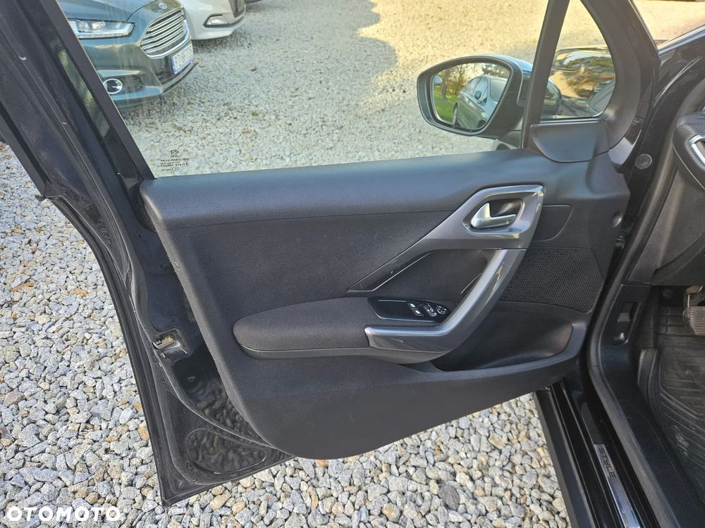 Peugeot 2008 1.6 BlueHDi Style - 17