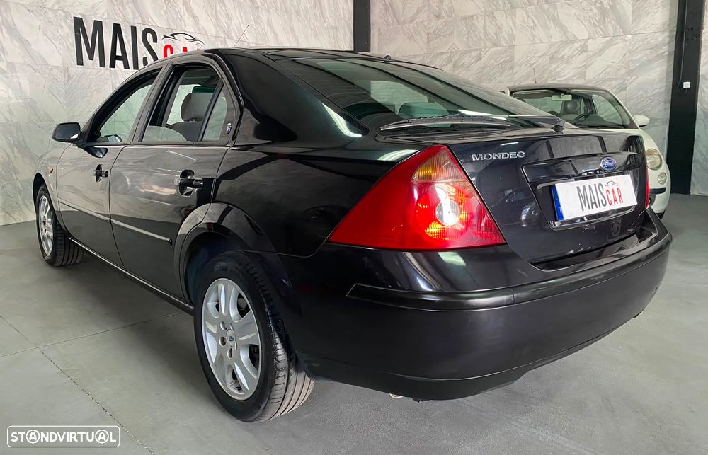 Ford Mondeo 2.0 TDdi Ghia - 4