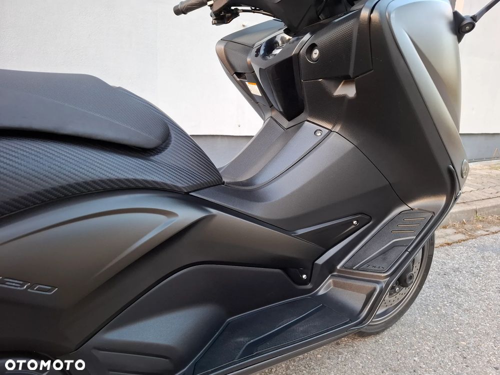 Yamaha Tmax - 16