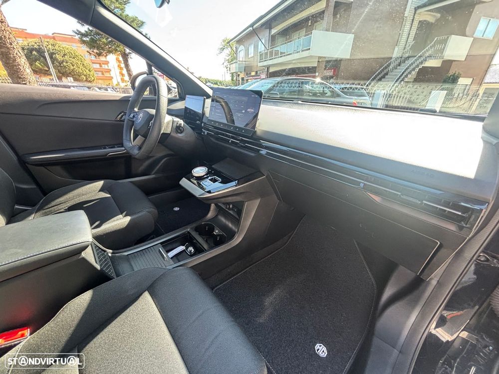 MG MG4 64 kWh Luxury - 26