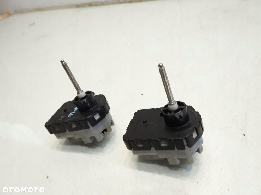 SILNICZEK REGULACJI LAMPY SUBARU IMPREZA III GH - 7