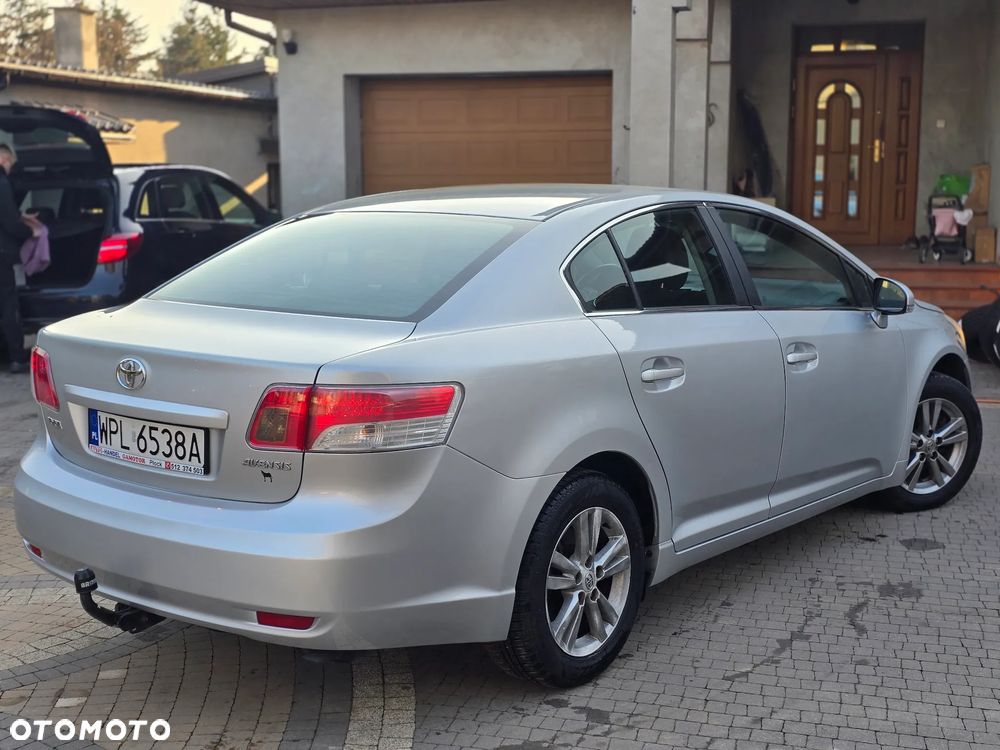 Toyota Avensis - 28