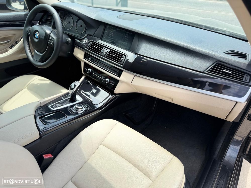 BMW 520 d Exclusive Auto 123g - 29