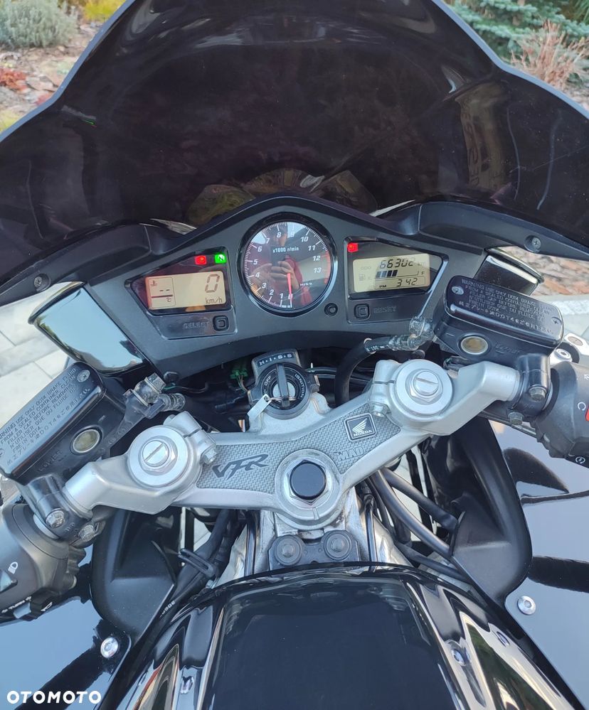 Honda VFR - 9