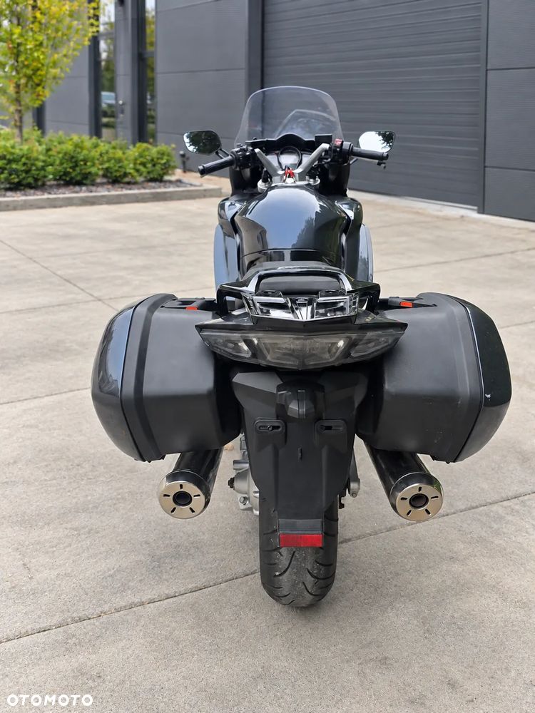 Yamaha FJR - 19
