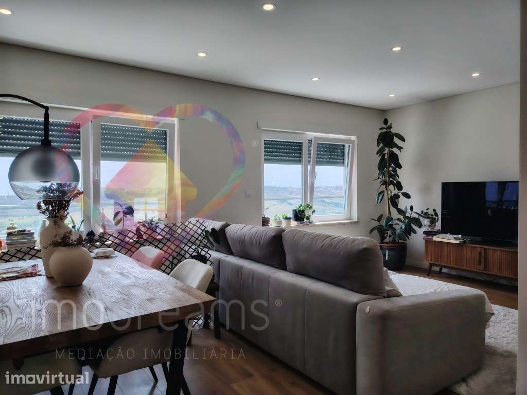 Apartamento T2 , Ultimo Piso, com vista Rio Tejo em Vialonga - Lisboa - Grande imagem: 2/32