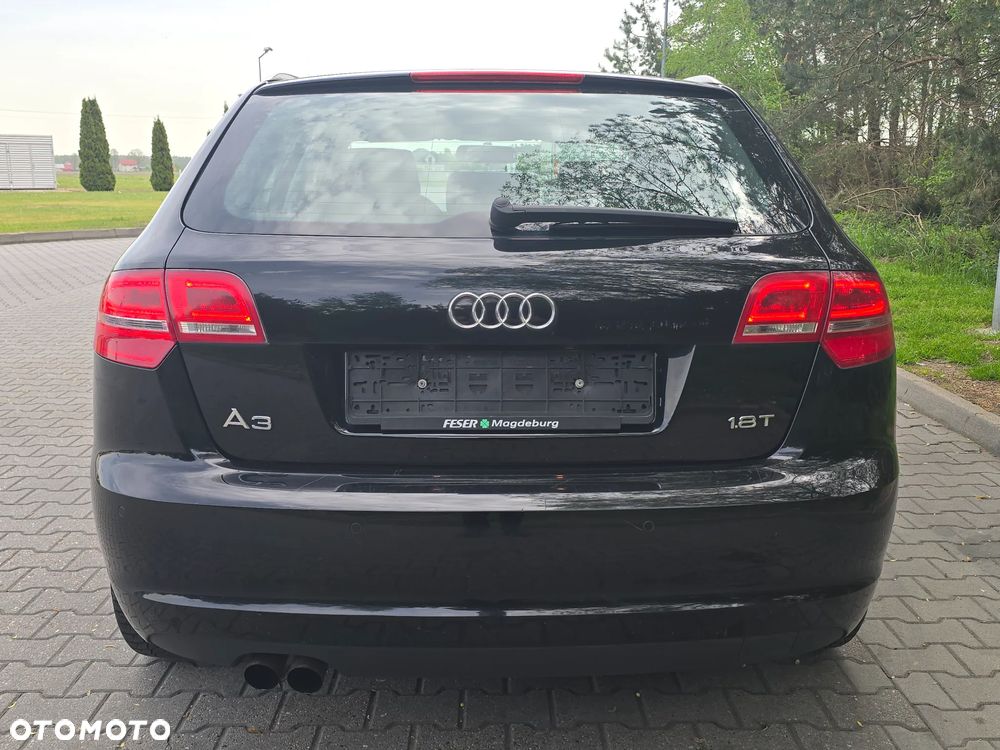 Audi A3 Sportback 1.8 TFSI Attraction - 4