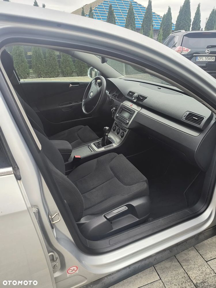 Volkswagen Passat 2.0 TDI Comfortline - 15