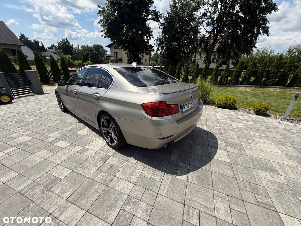 BMW Seria 5 528i xDrive Sport-Aut Luxury Line - 11