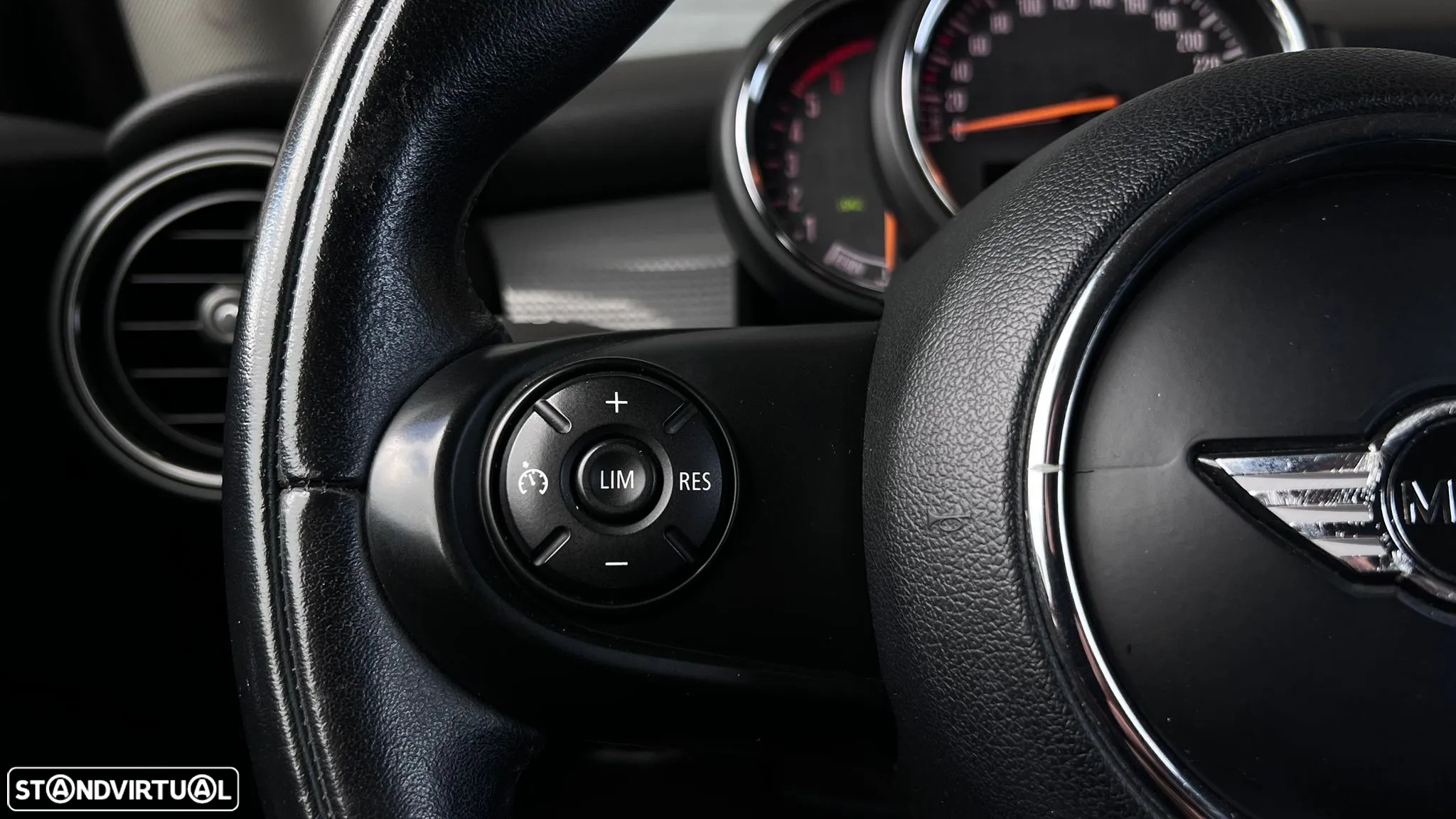 MINI 3 Portas Cooper D - 13