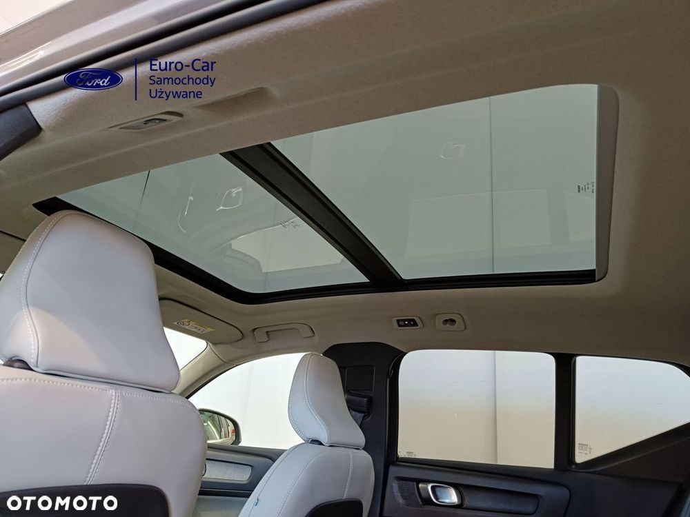 Volvo XC 40 - 32