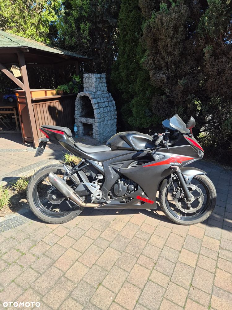 Suzuki GSX - 33
