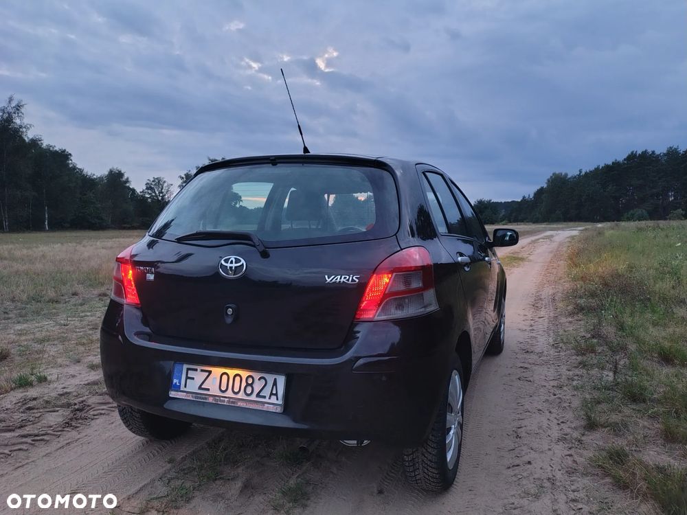 Toyota Yaris 1.33 Luna - 6