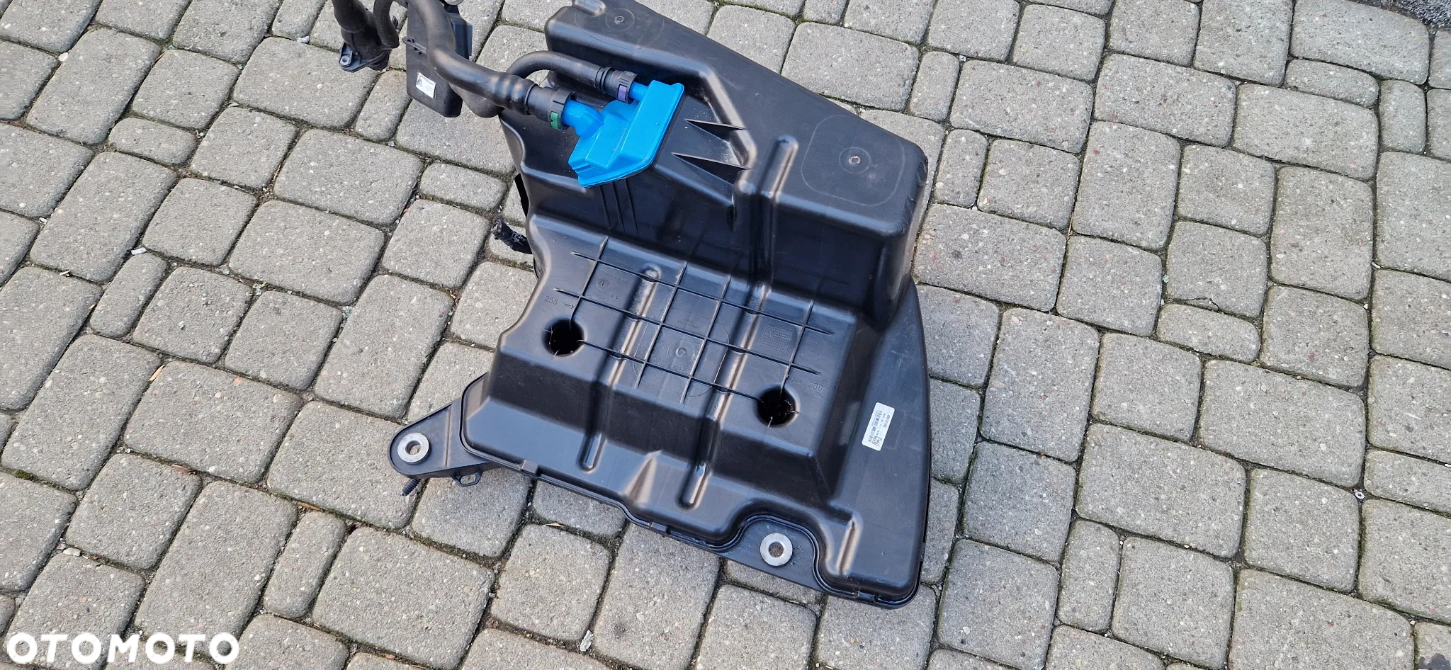 AUDI A5 a4 8W ZBIORNIK ADBLUE IDEAŁA 8W0131878BH 8W0131969J - 2