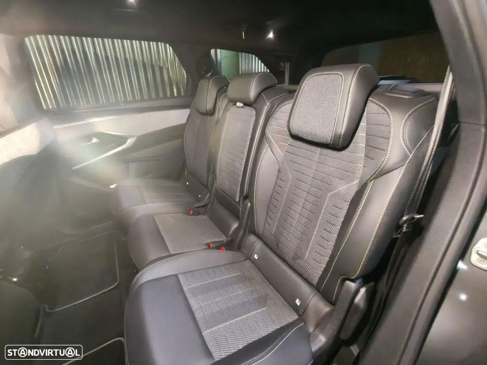 Peugeot e-5008 73 kWh GT — fotografia 39