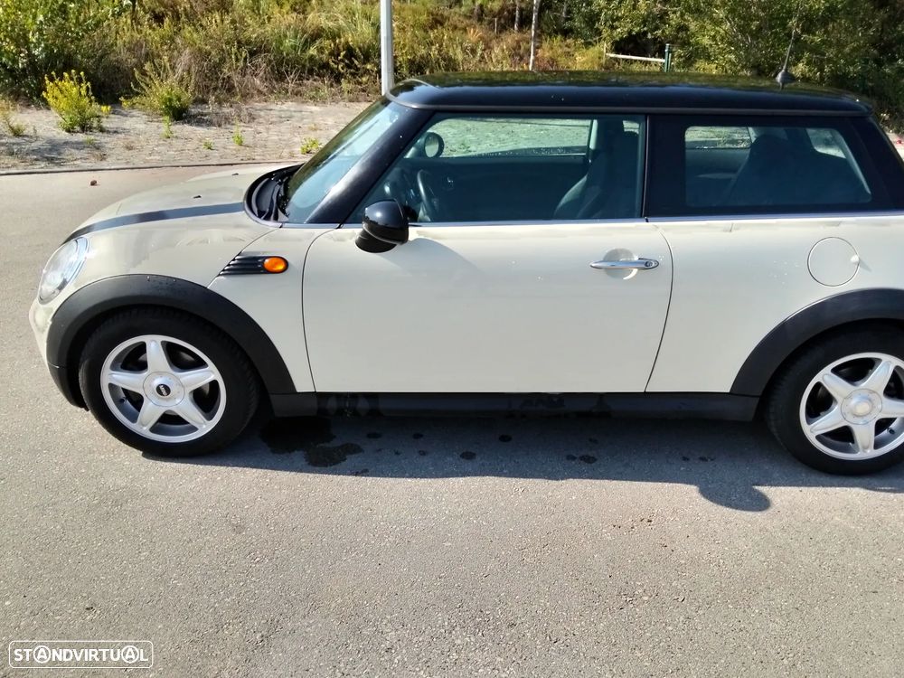MINI 3 Portas Cooper D - 2