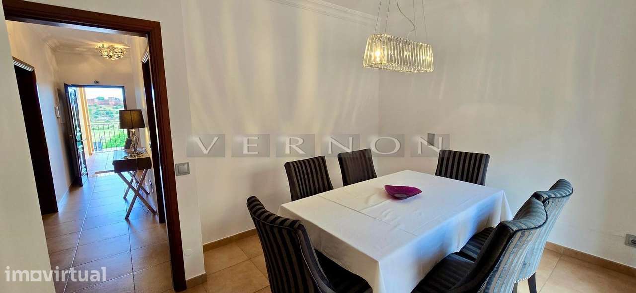 Moradia em Banda Duplex T2+2 com Piscina Privada e Garagem Dupla | Si - Grande imagem: 5/27