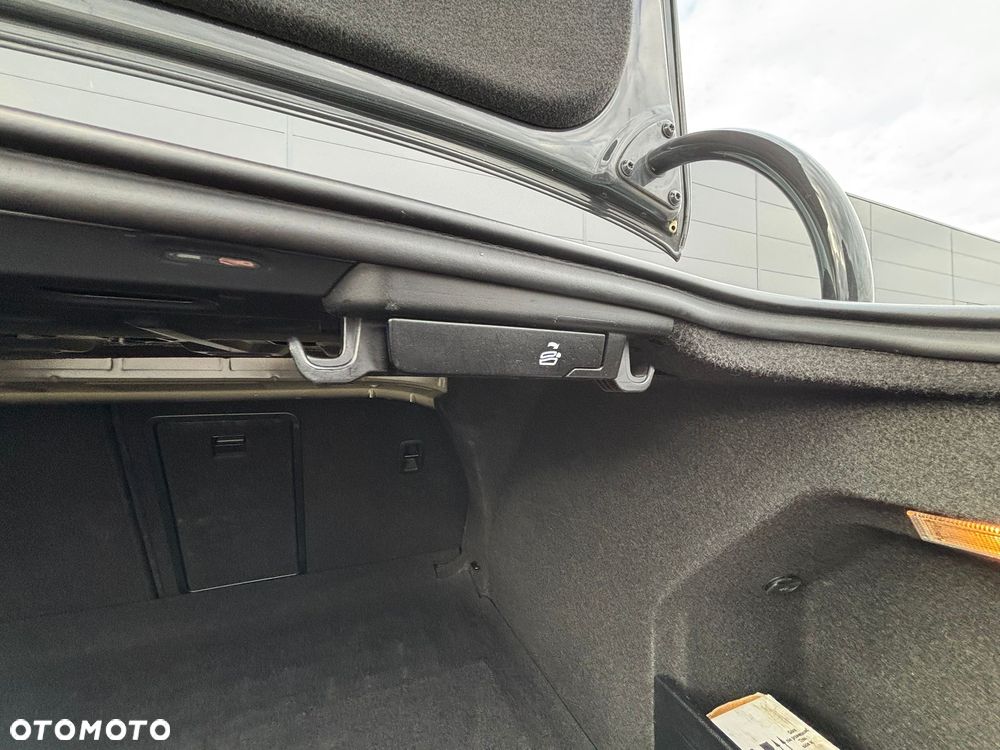 Volkswagen Passat 2.0 TDI Comfortline - 24