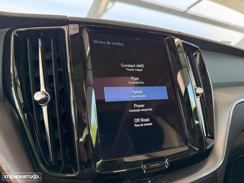 Volvo XC 60 2.0 T6 PHEV R-Design AWD - 19