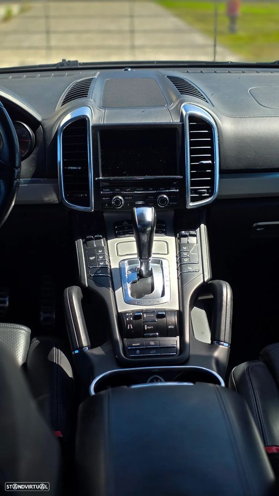 Porsche Cayenne Turbo - 10