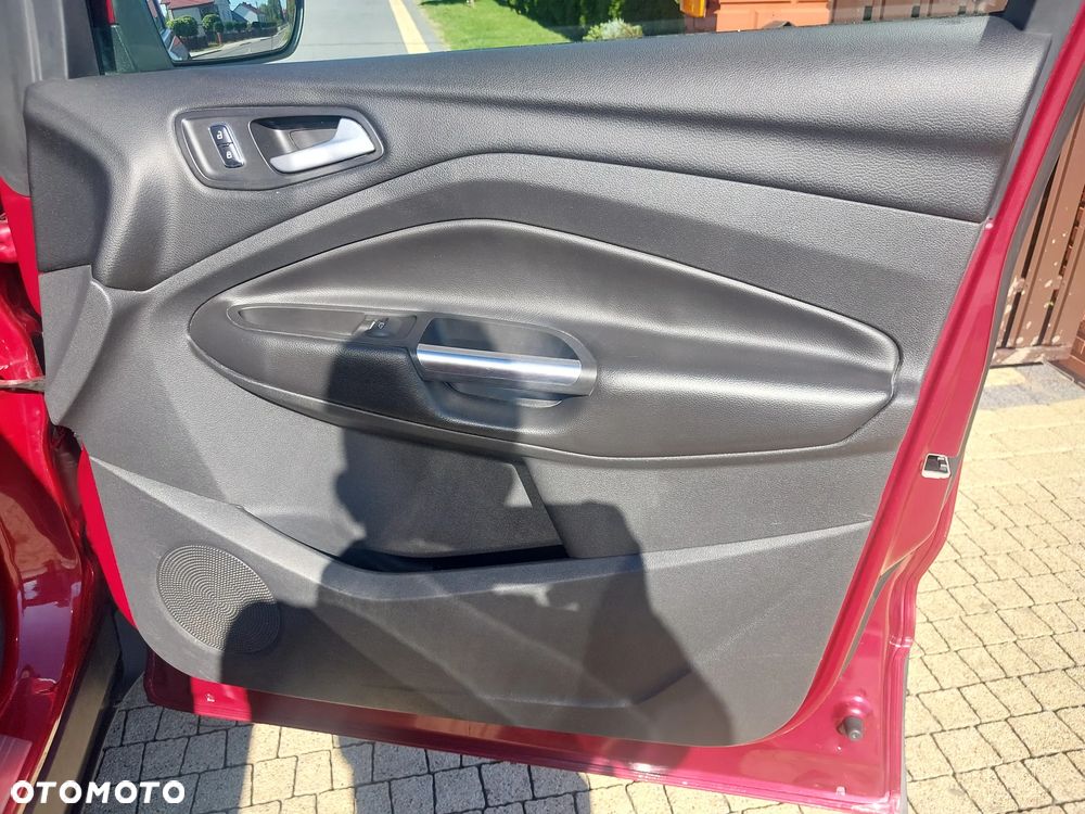 Ford Kuga - 24