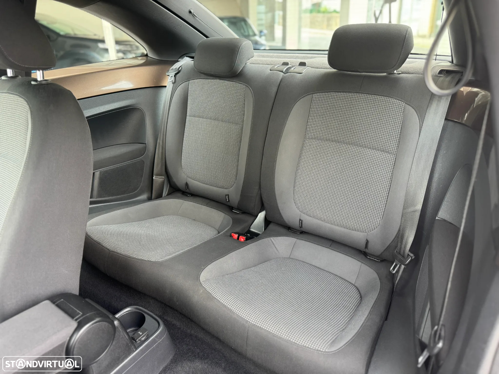VW New Beetle 1.6 TDI DPF Exclusive Design - 17