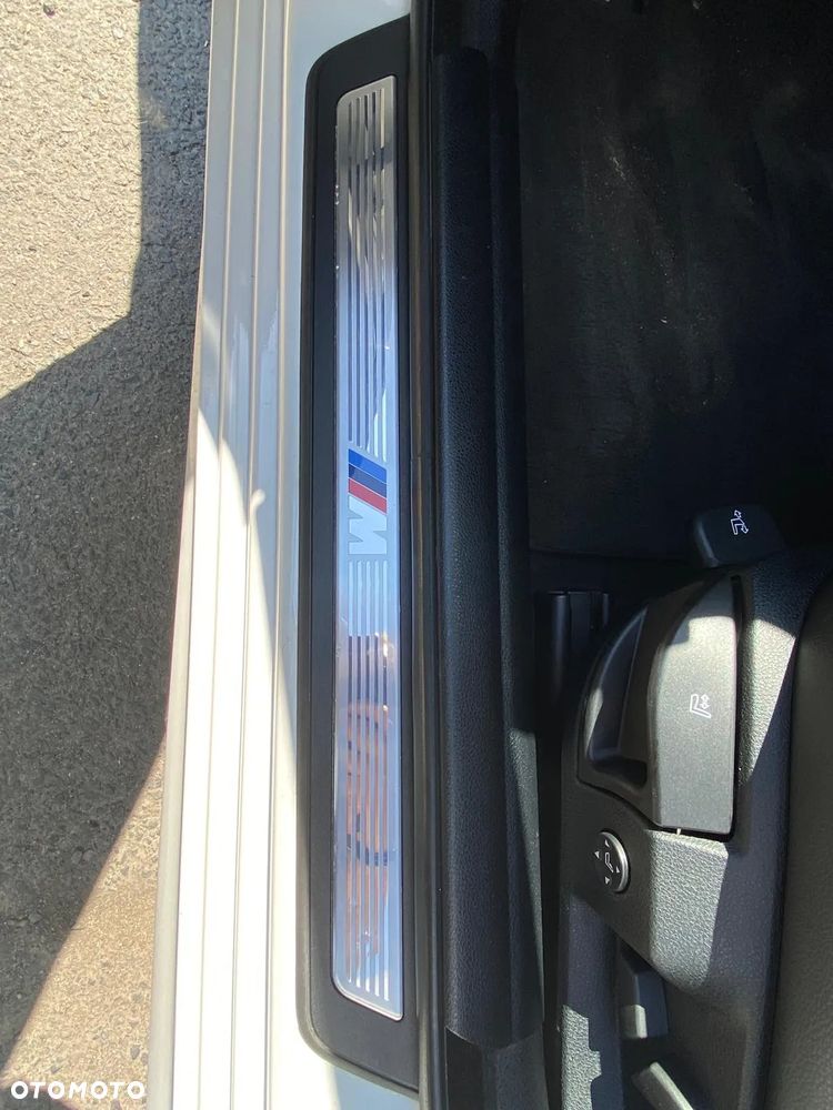 BMW Seria 5 528i xDrive - 27