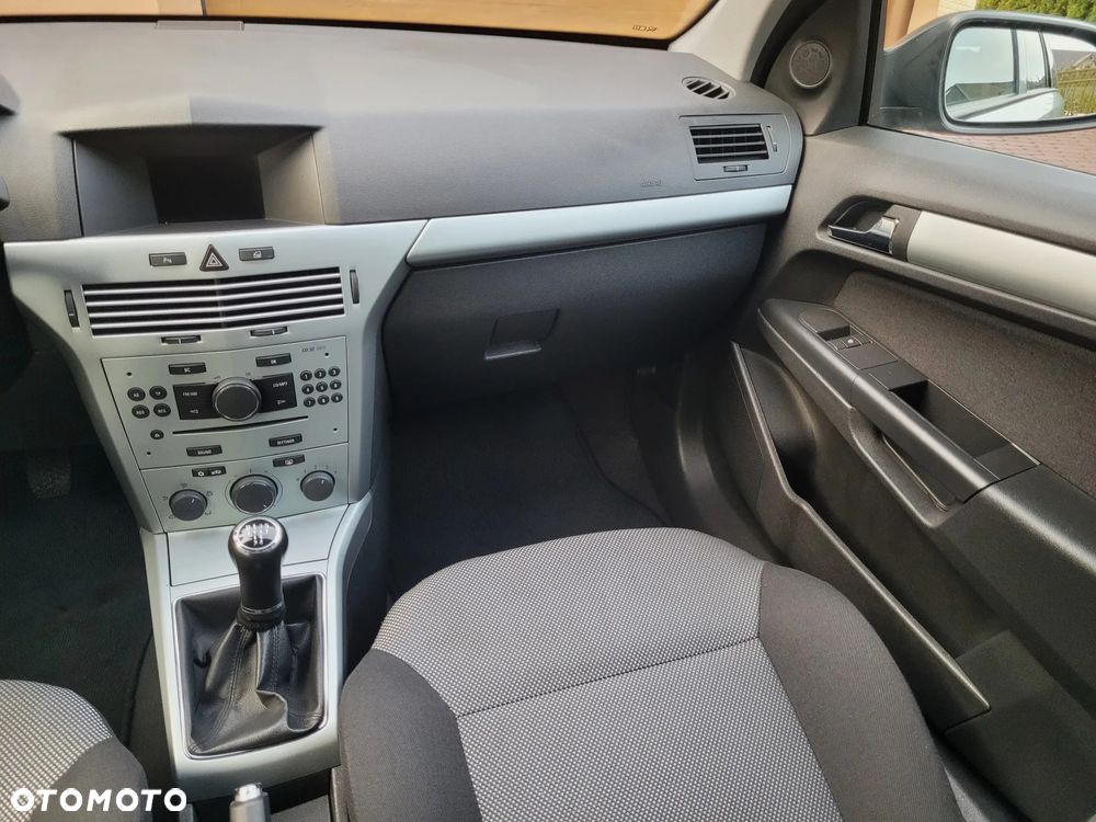 Opel Astra 1.6 Edition 111 Jahre - 13