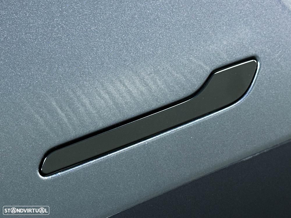 Tesla Model Y Long Range Dual Motor AWD - 18