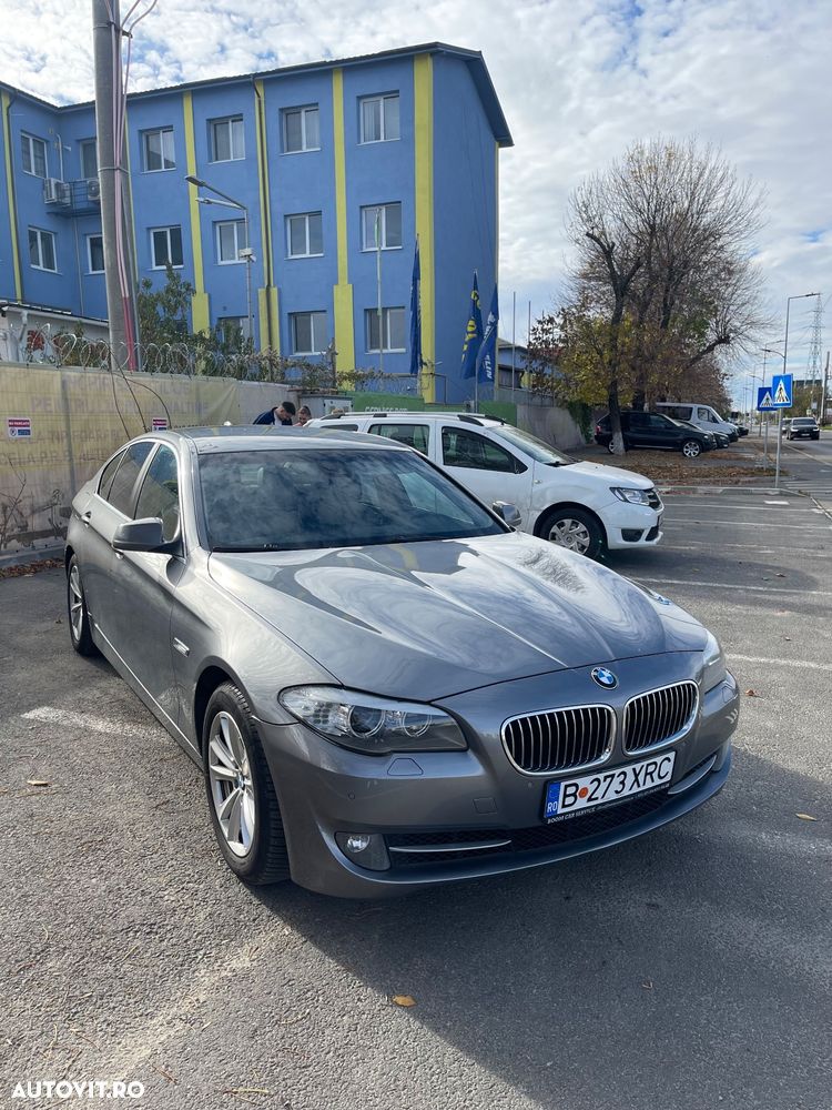 BMW Seria 5 520i Aut. Luxury Line - 1