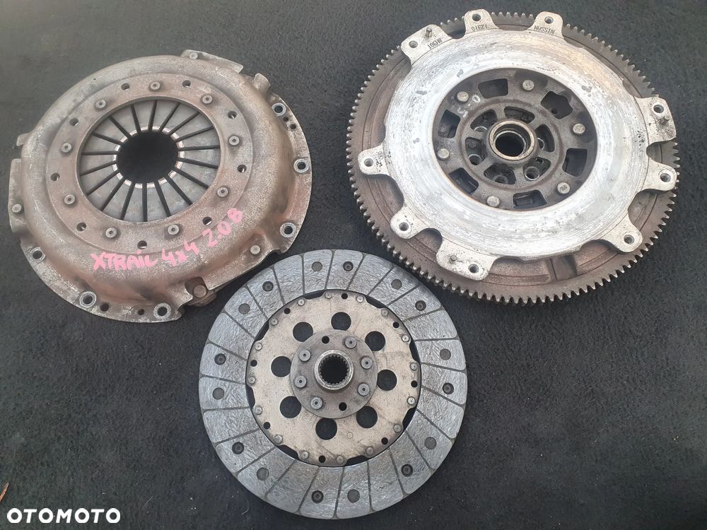 KOŁO DWUMASOWE TARCZA DOCISK NISSAN X-TRAIL I 2.0 16V - 1