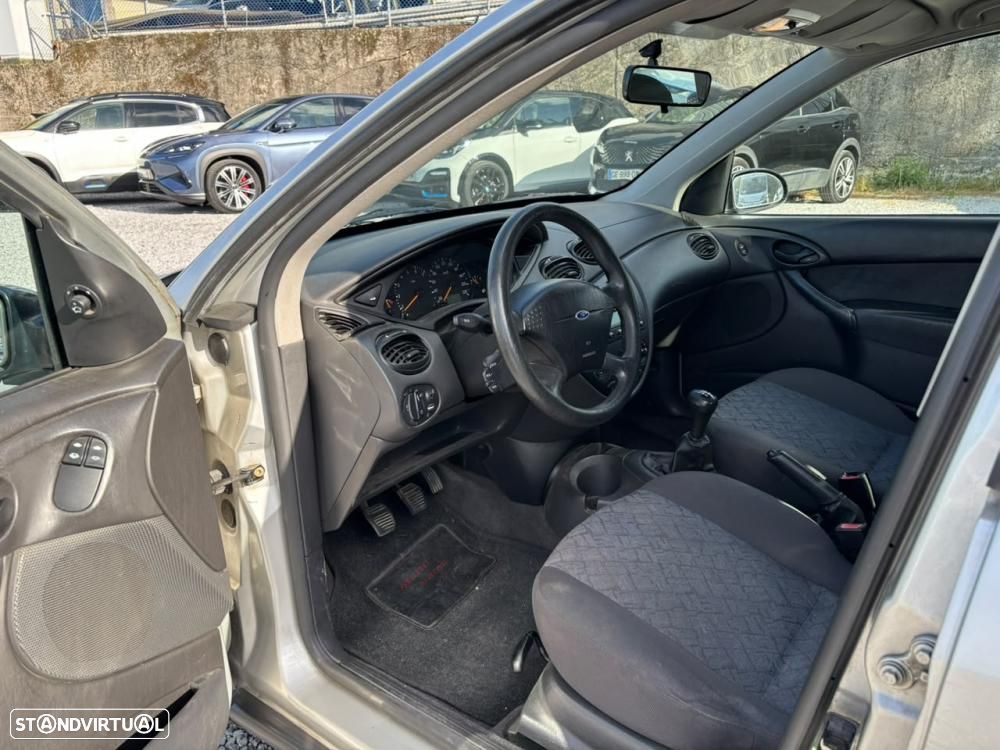 Ford Focus 1.4 Ambiente - 5