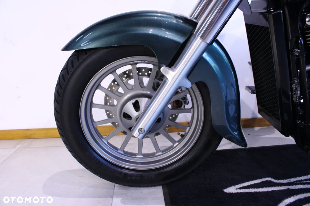Suzuki Intruder - 26