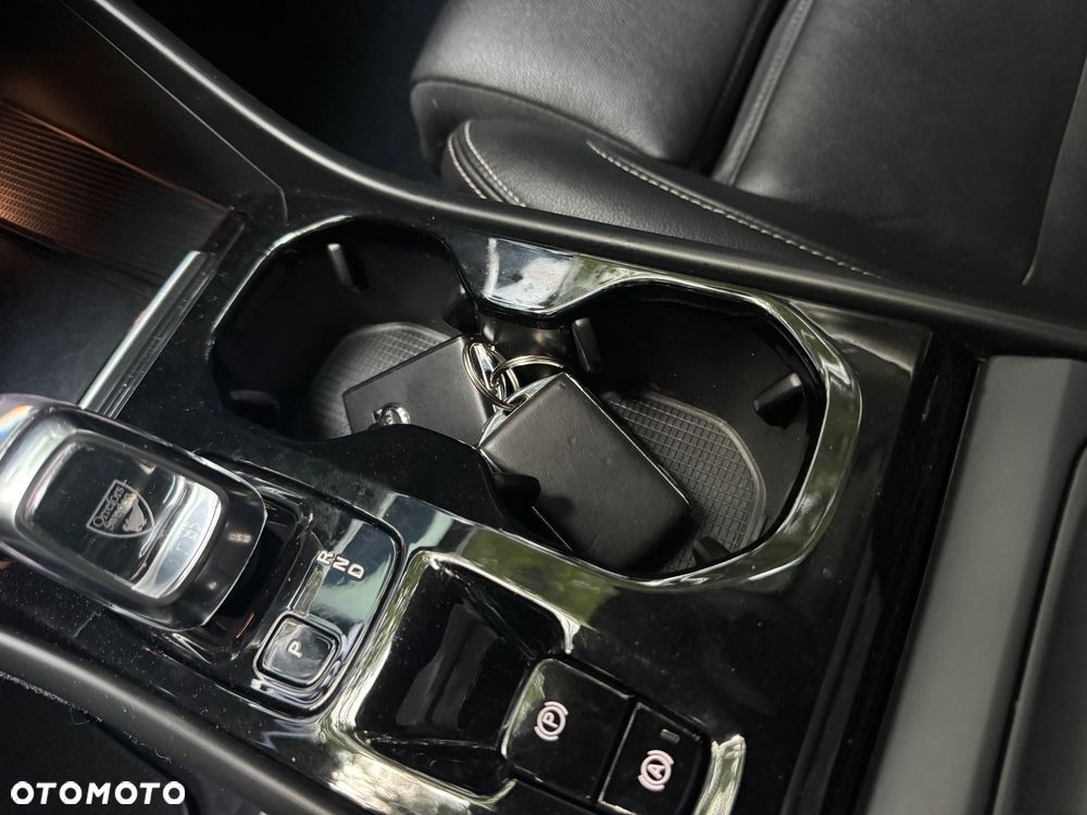 Volvo XC 40 T5 AWD Inscription - 24