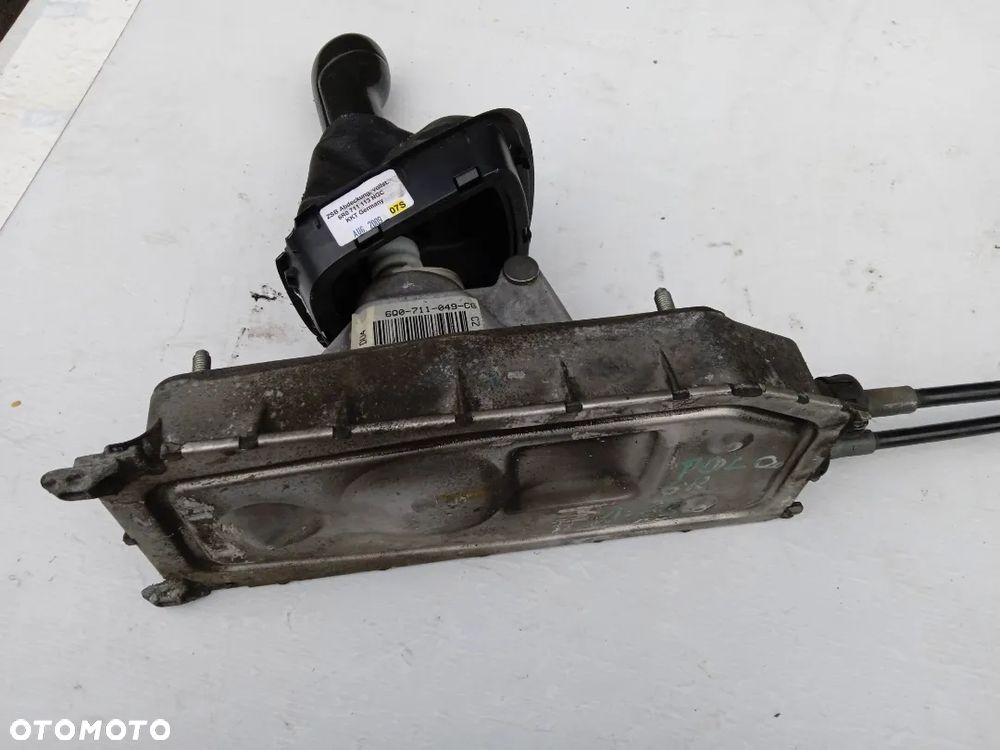 WYBIERAK BEZ LINEK VOLKSWAGEN POLO 6R 09-17 5D 6Q0711049 - 3
