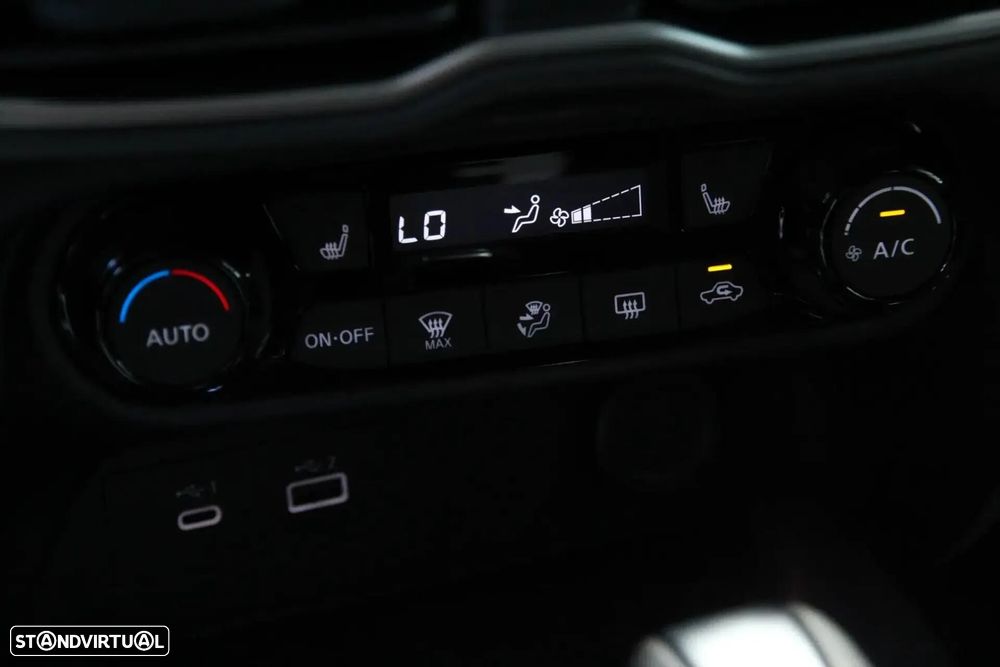 Nissan Juke 1.0 DIG-T N-Connecta NAV.+TwoTone NC DCT - 4
