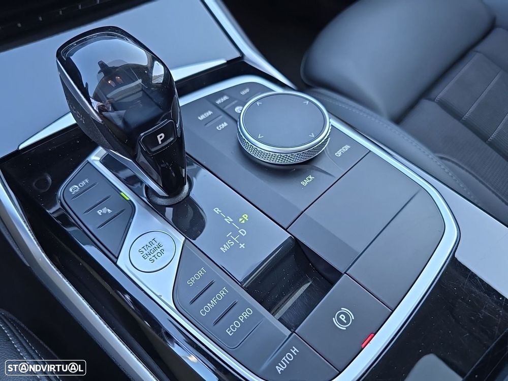 BMW 320 d Touring Line Sport Auto - 17