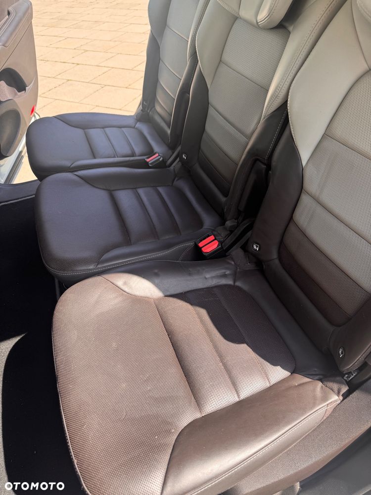Renault Espace 1.6 dCi Energy Initiale Paris EDC - 12