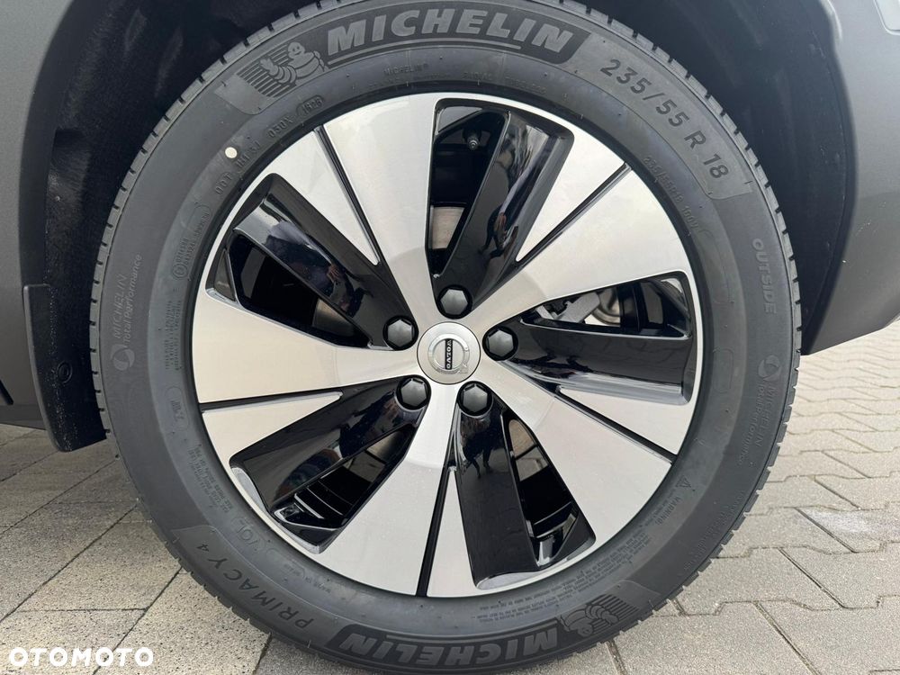 Volvo XC 40 B3 Plus Dark - 17