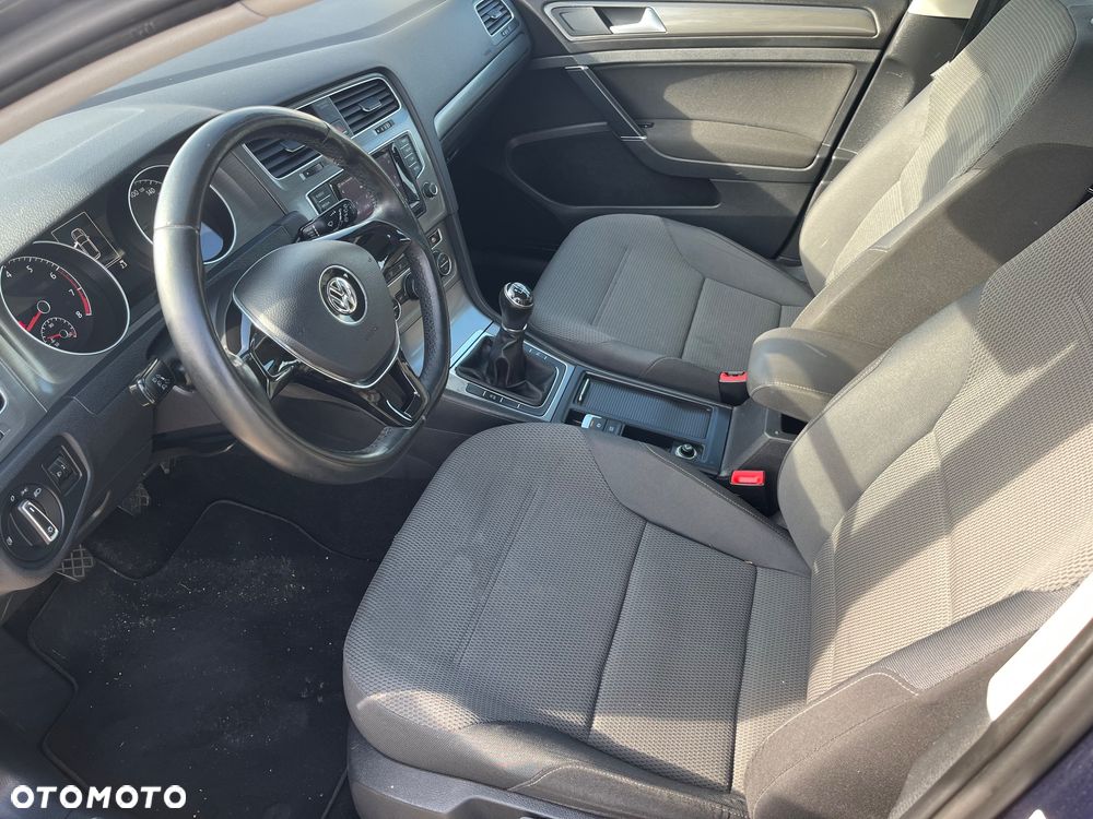 Volkswagen Golf - 8