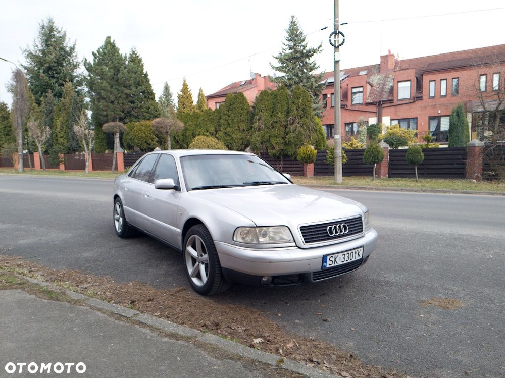 Audi A8 - 4