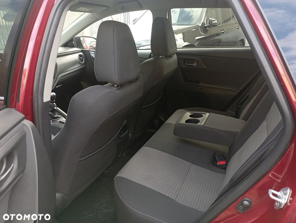 Toyota Auris 1.6 Selection - 11