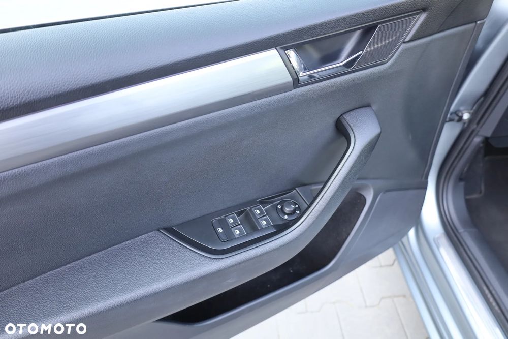 Skoda Superb 2.0 TDI DSG Style - 19