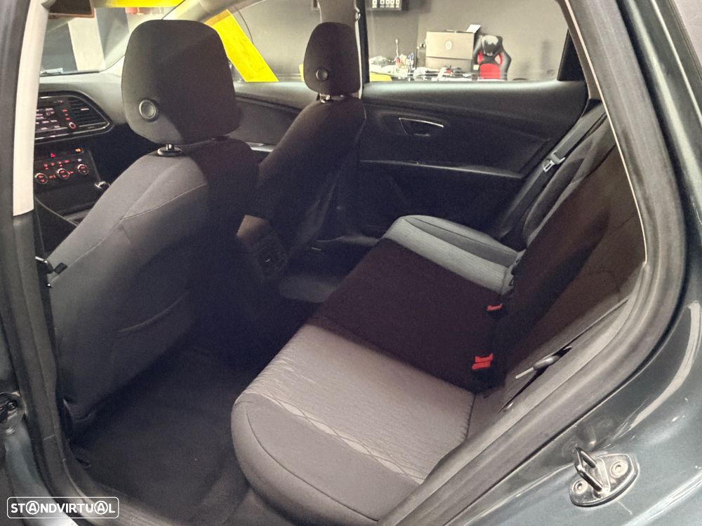 SEAT Leon 1.6 TDI DPF S&S Style - 8