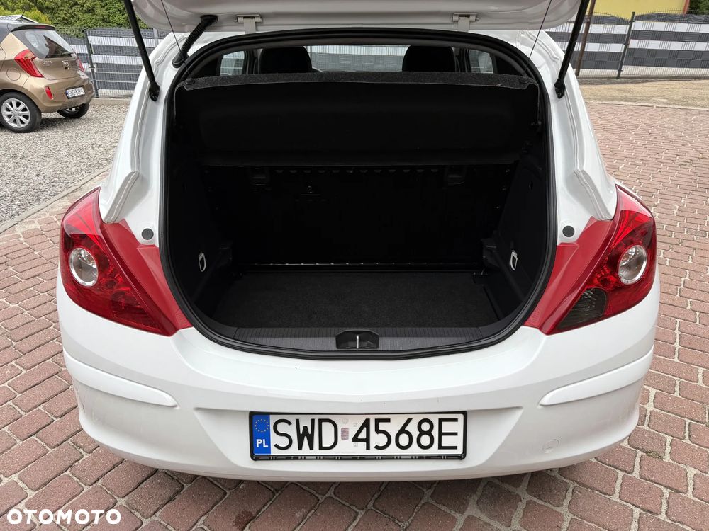 Opel Corsa 1.2 16V Essentia - 35