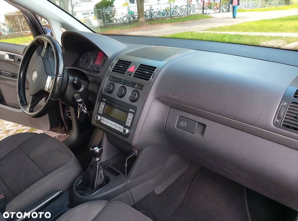 Volkswagen Touran - 5