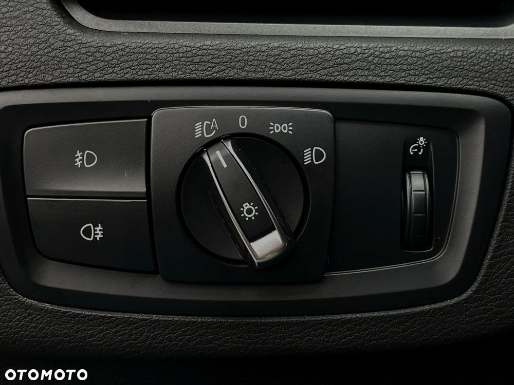BMW X1 xDrive20i - 30