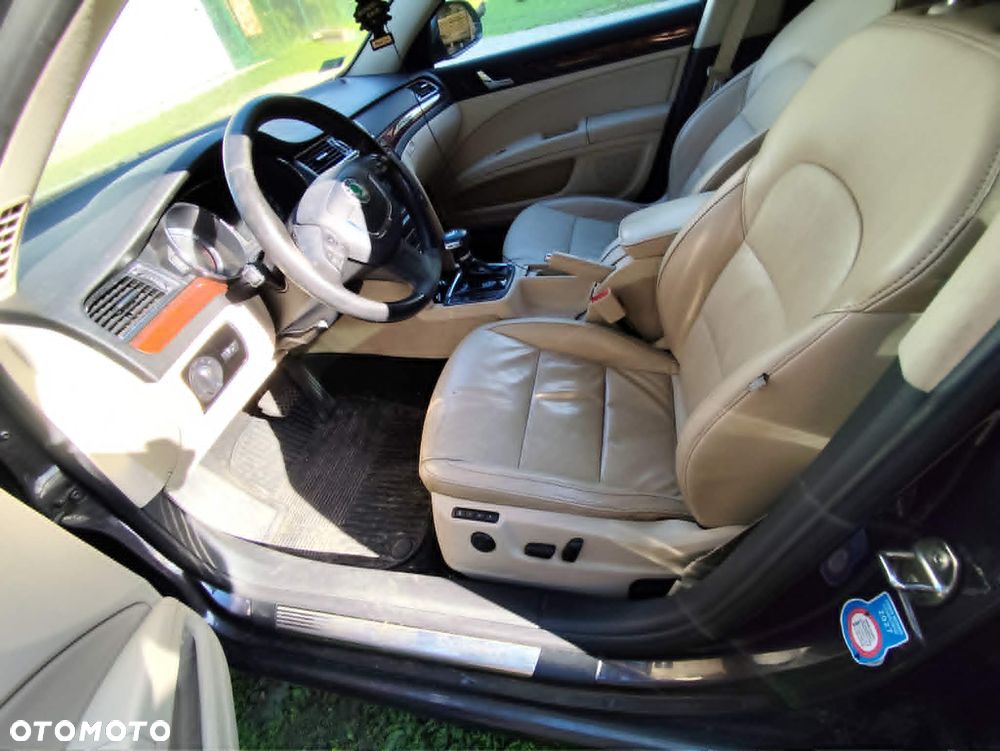 Skoda Superb 1.8 TSI Comfort DSG - 14